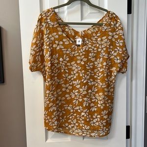 CAbi floral gold layered top size medium
